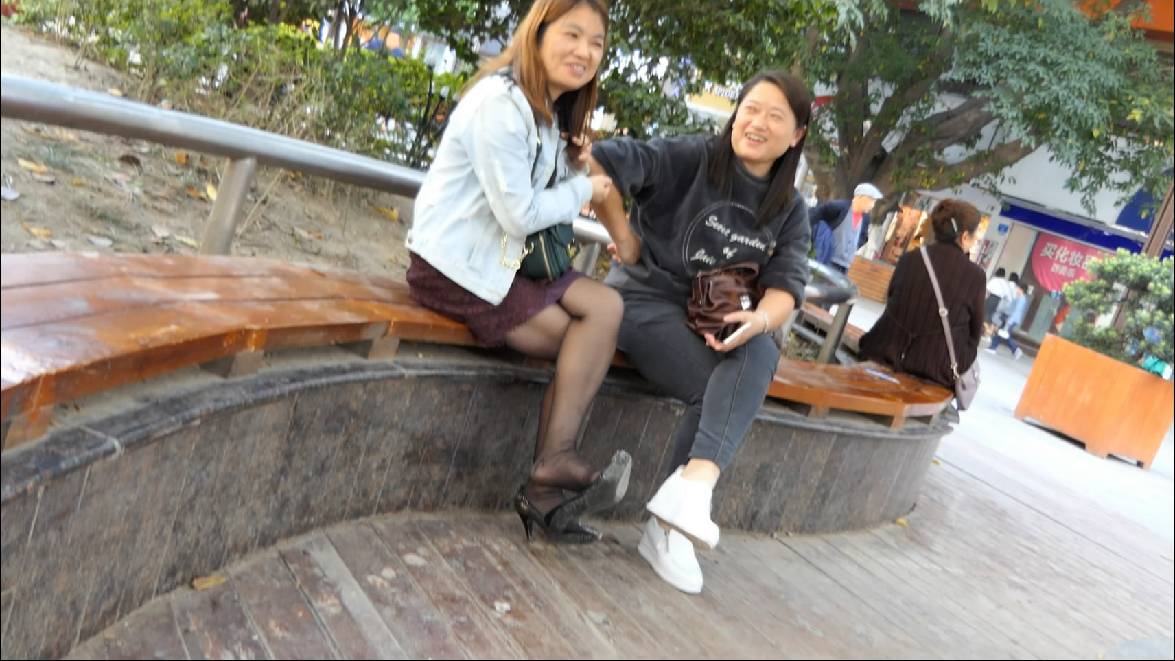 streetsnapdangl[00 02 15][20181201 002611 0]